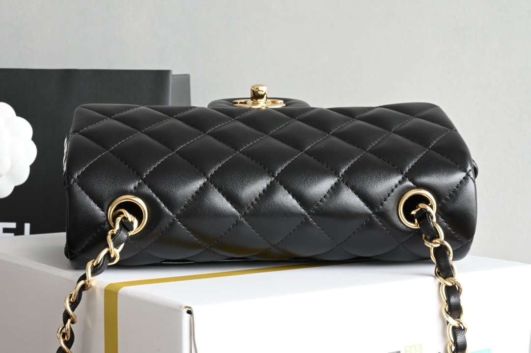 Сумка кожаная Classic Flap Mini 22 см фото 5