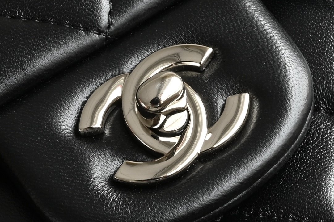 Сумка кожаная Classic Flap Mini 22 см фото 6