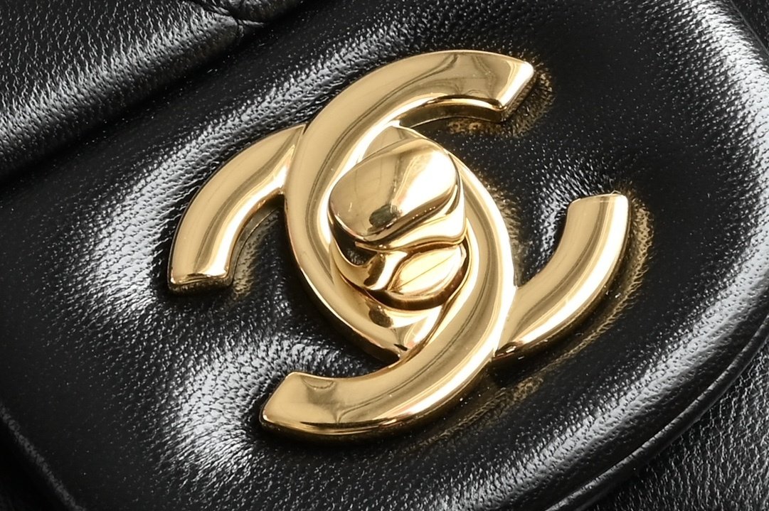 Сумка кожаная Classic Flap Mini 22 см фото 6