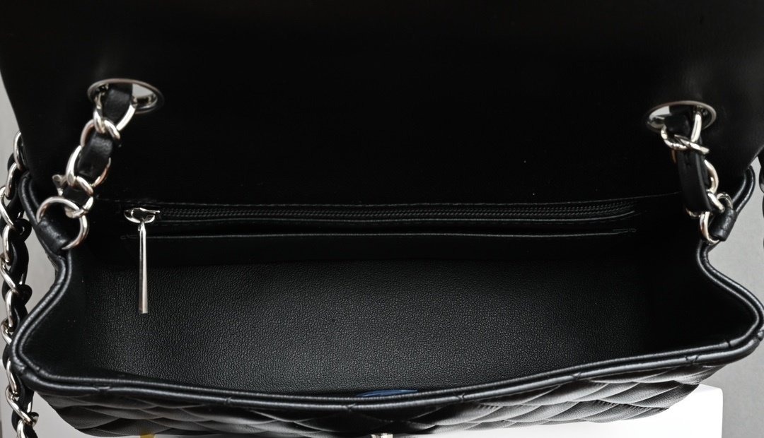 Сумка кожаная Classic Flap Mini 22 см фото 9