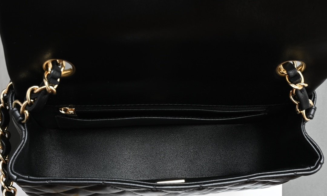 Сумка кожаная Classic Flap Mini 22 см фото 9