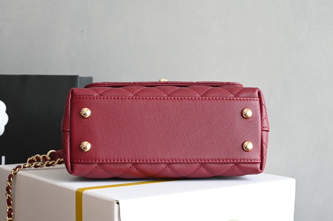 Сумка кожаная Coco Handle Chanel 24K фото 3