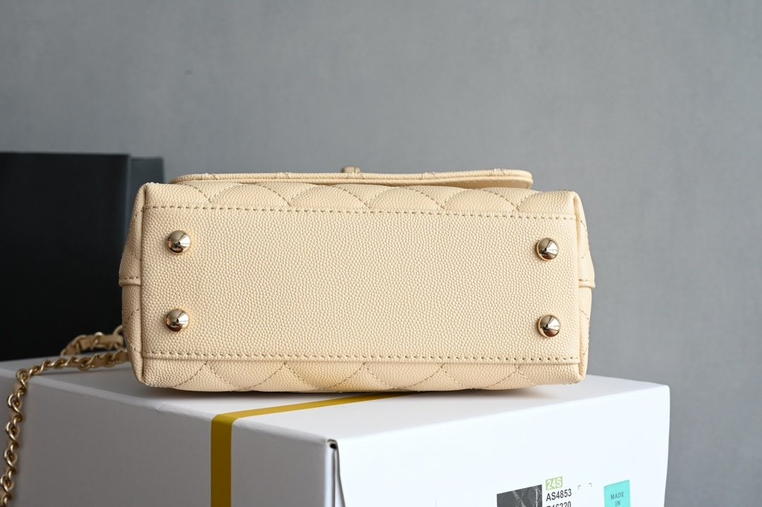 Сумка кожаная Coco Handle Chanel 24K фото 3