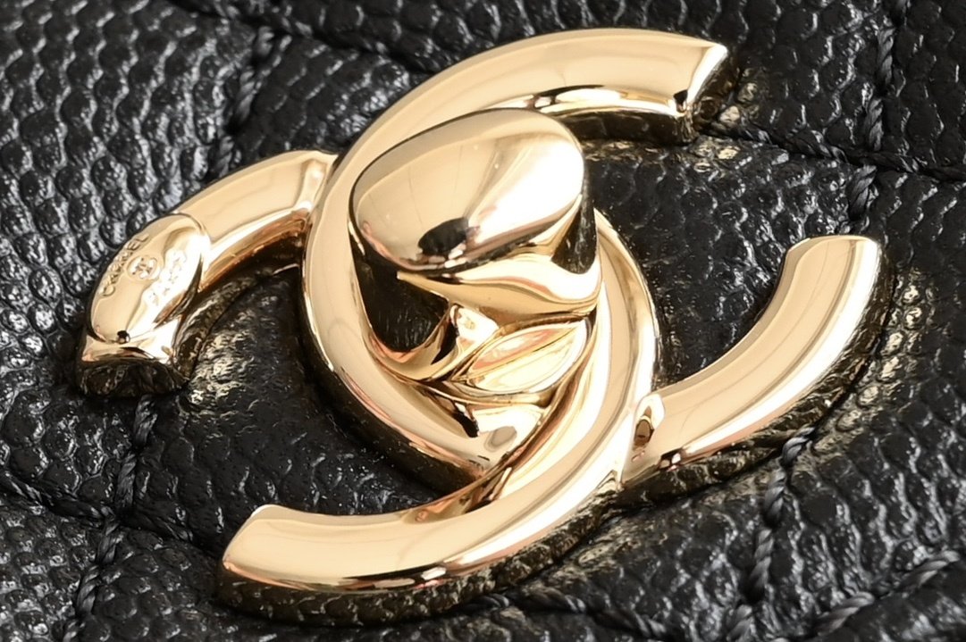 Сумка кожаная Coco Handle Chanel 24K фото 5