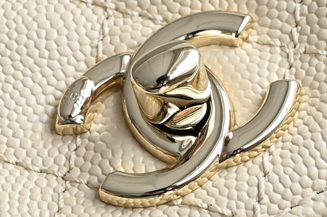 Сумка кожаная Coco Handle Chanel 24K фото 6