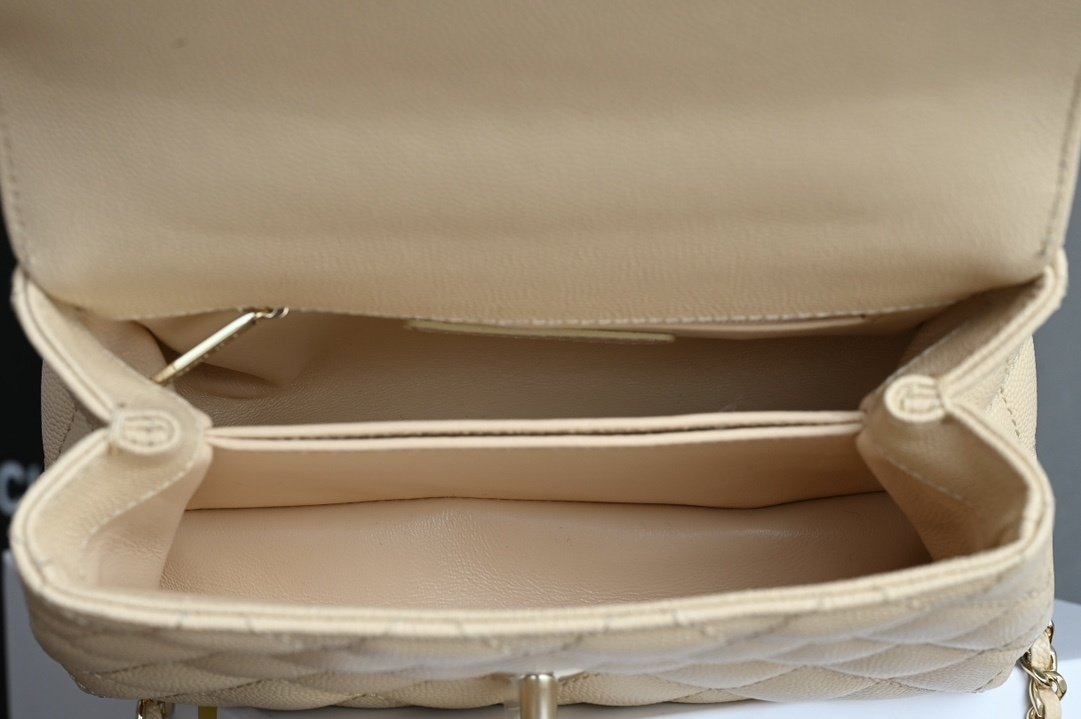 Сумка кожаная Coco Handle Chanel 24K фото 9