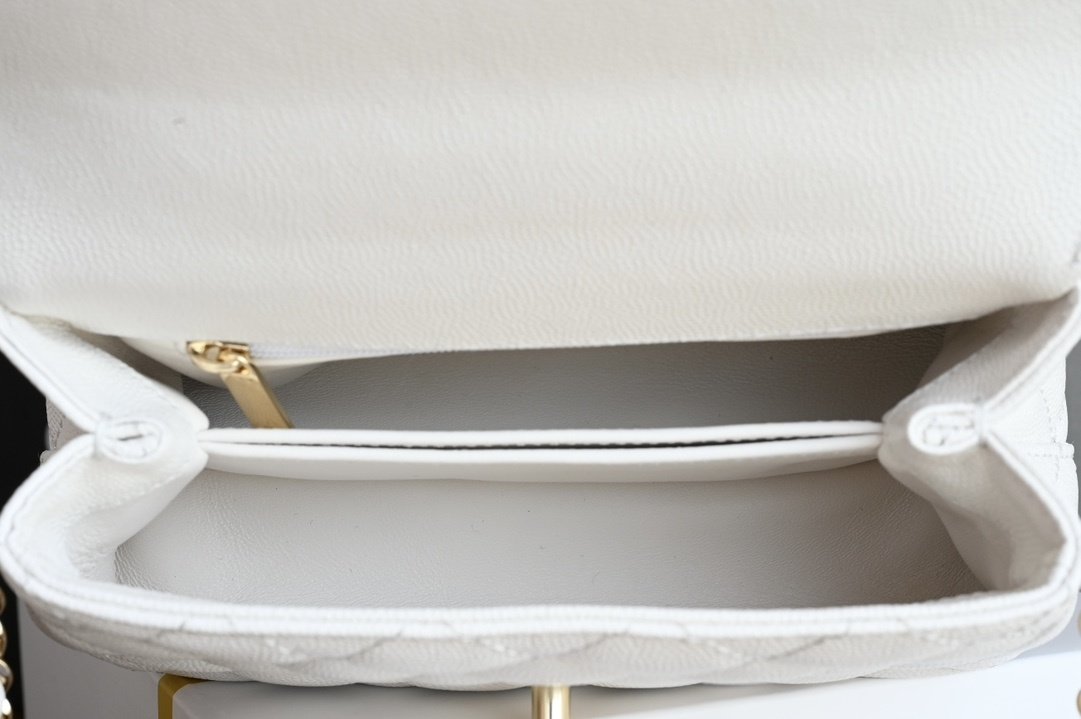 Сумка кожаная Coco Handle Chanel 24K фото 9