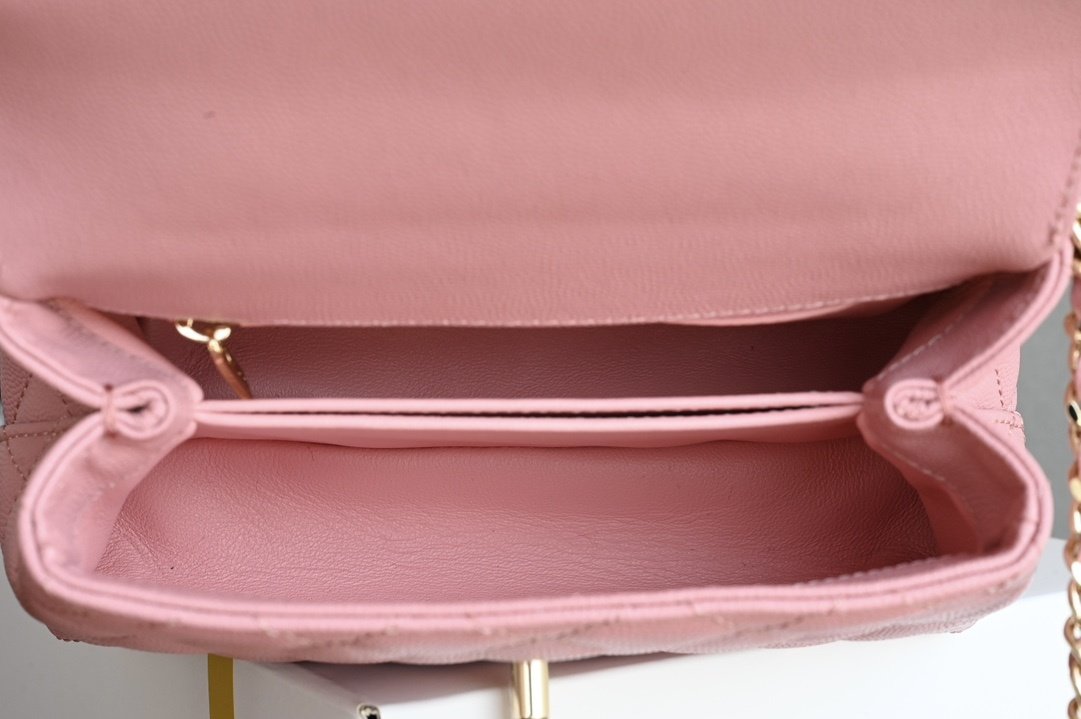 Сумка кожаная Coco Handle Mini Chanel 24K 19 см фото 9