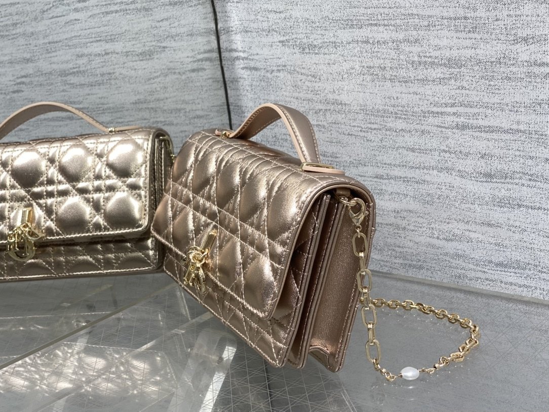 Сумка кожаная Dior Jolie 21 см фото 6