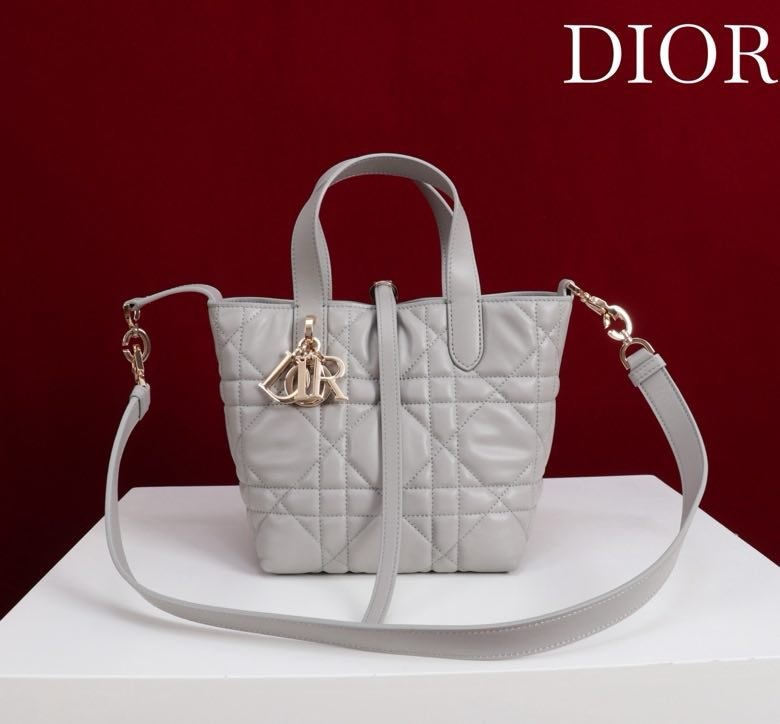 Сумка кожаная Dior Toujours 18 см