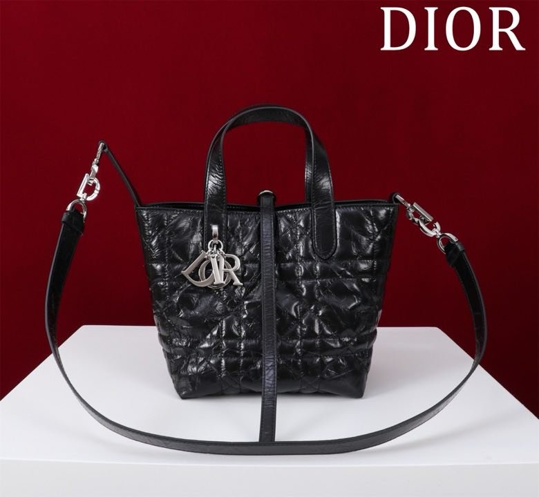 Сумка кожаная Dior Toujours 18 см
