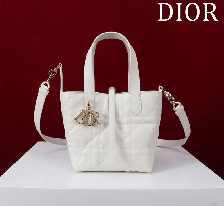 Сумка кожаная Dior Toujours 18 см