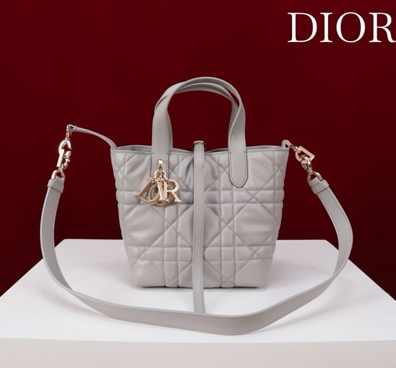 Сумка кожаная Dior Toujours 18 см