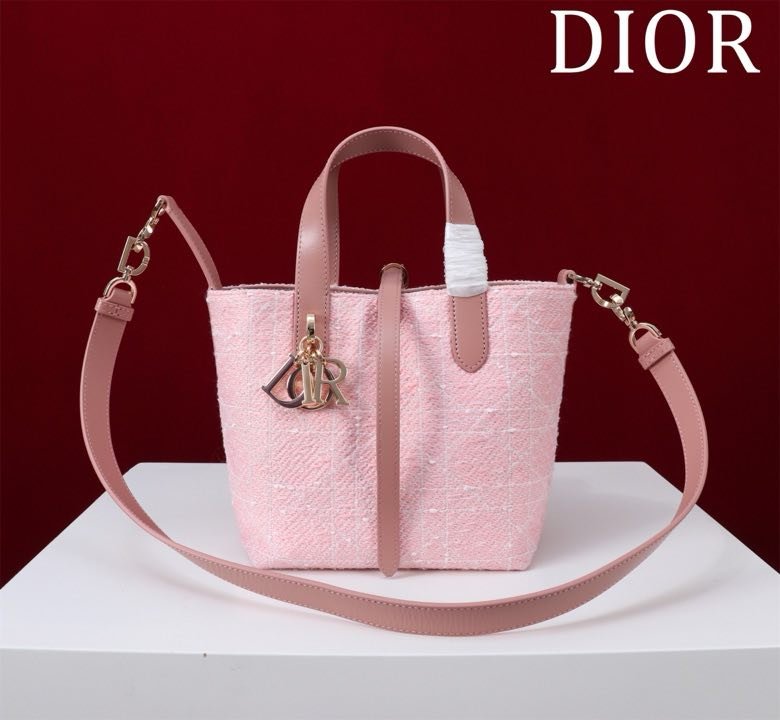 Сумка кожаная Dior Toujours 18 см