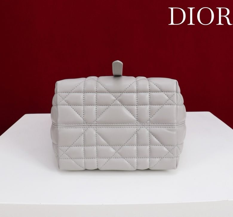 Сумка кожаная Dior Toujours 18 см фото 2