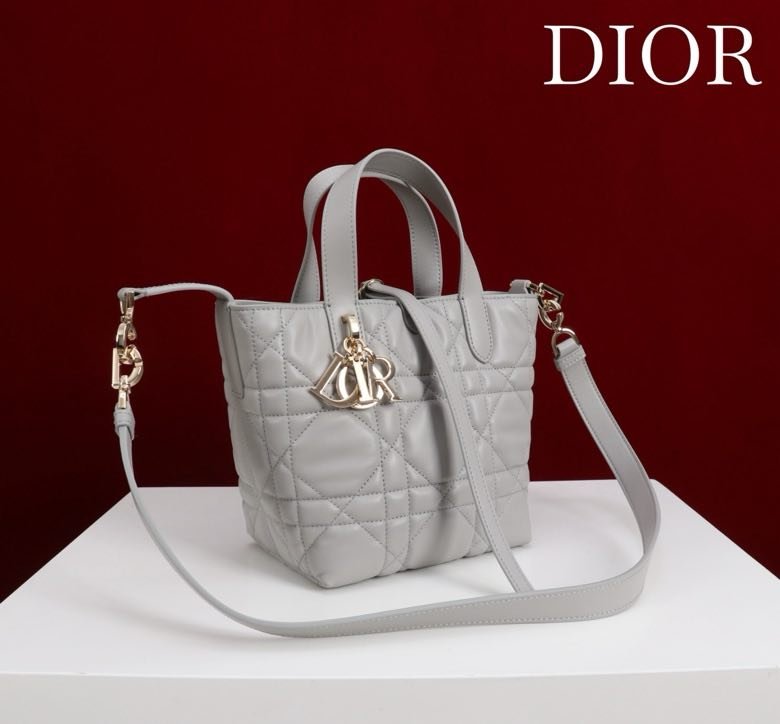 Сумка кожаная Dior Toujours 18 см фото 2
