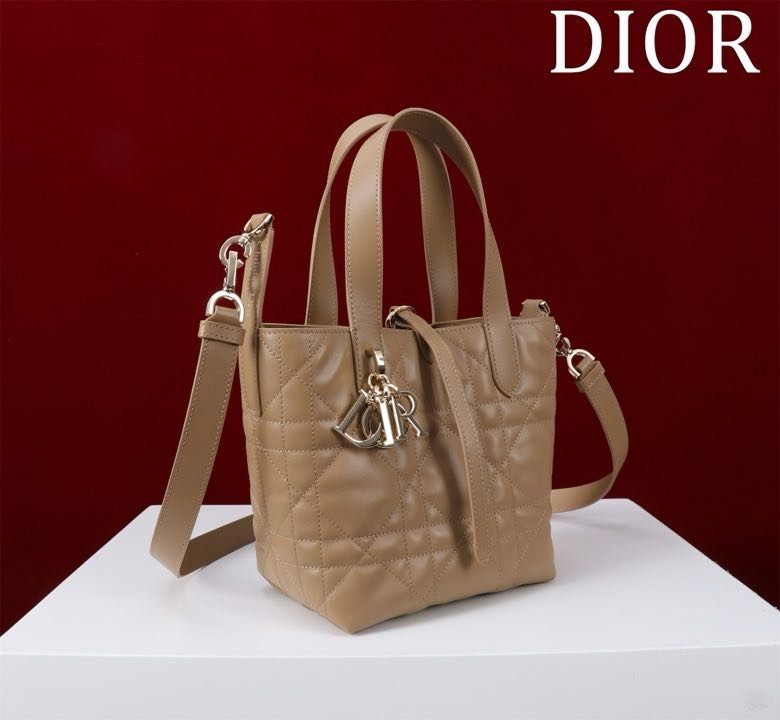 Сумка кожаная Dior Toujours 18 см фото 2