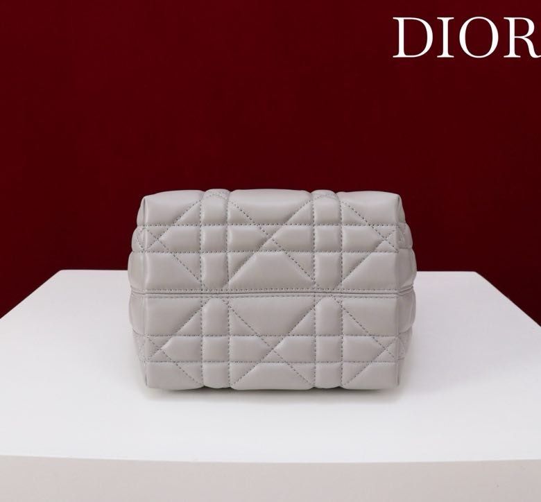 Сумка кожаная Dior Toujours 18 см фото 2