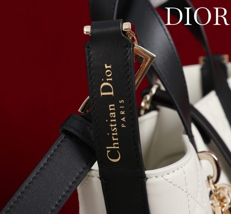 Сумка кожаная Dior Toujours 18 см фото 3