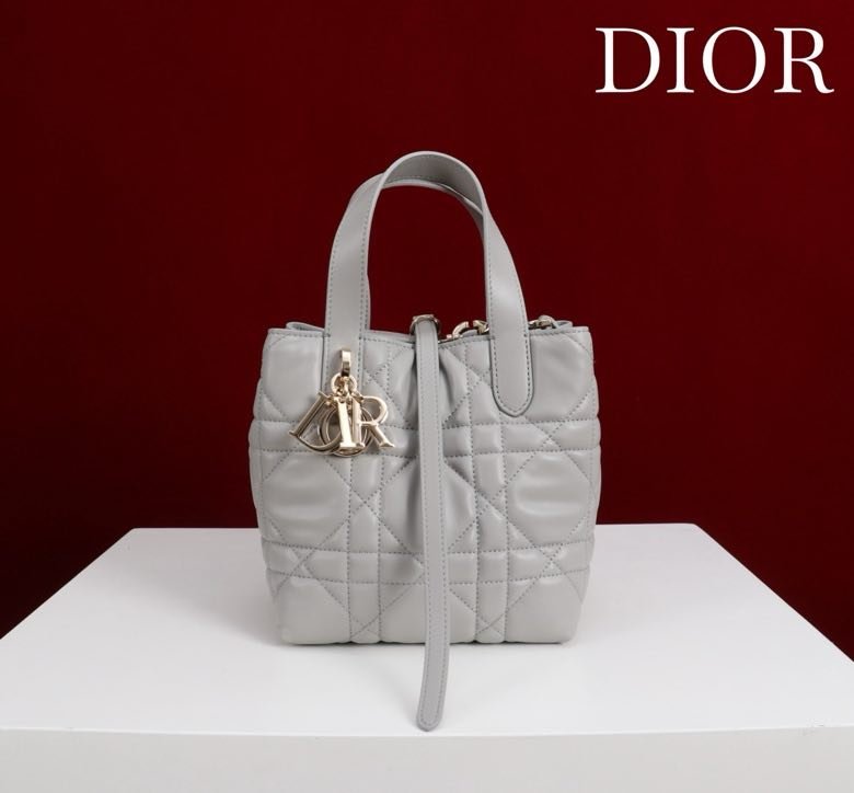 Сумка кожаная Dior Toujours 18 см фото 3