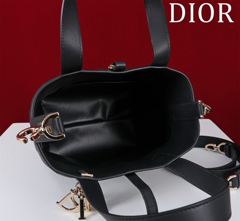 Сумка кожаная Dior Toujours 18 см фото 3