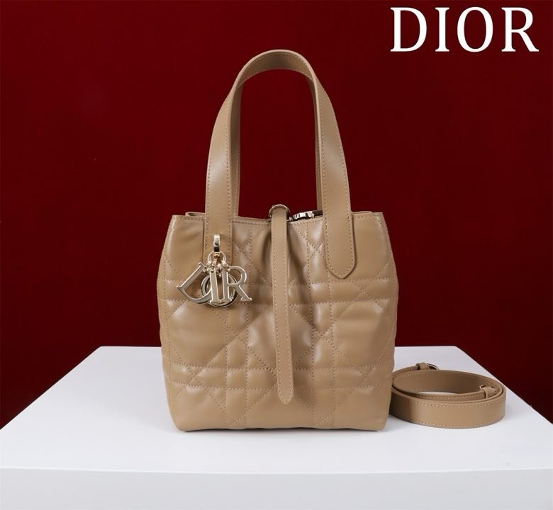 Сумка кожаная Dior Toujours 18 см фото 3