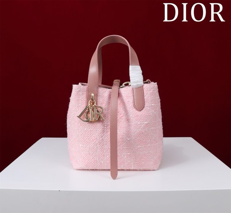 Сумка кожаная Dior Toujours 18 см фото 3