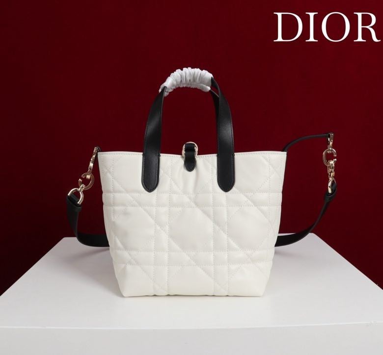 Сумка кожаная Dior Toujours 18 см фото 4