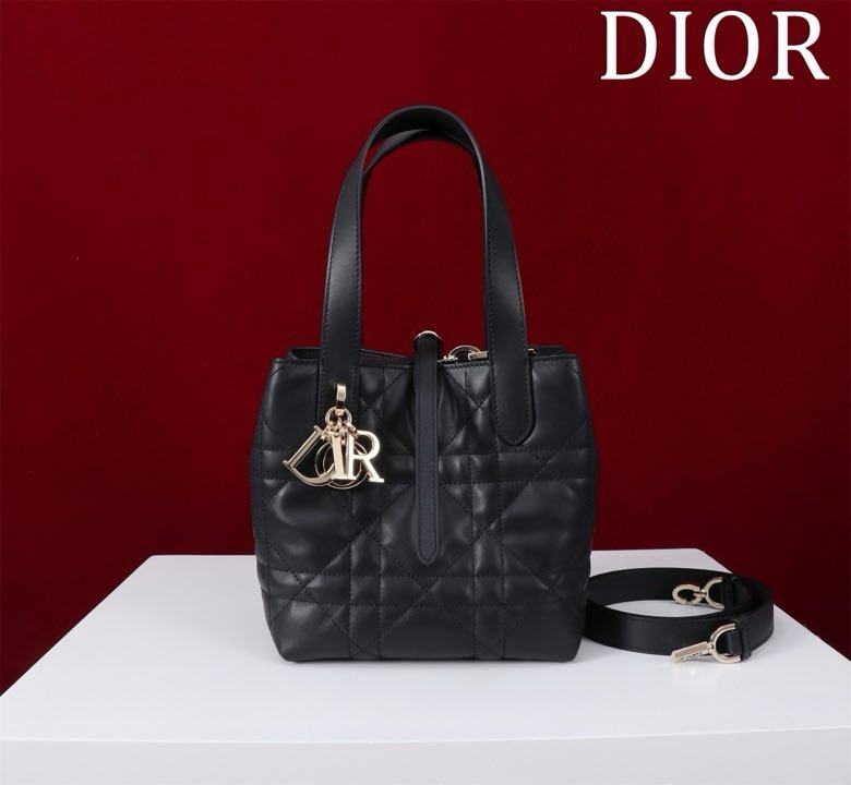 Сумка кожаная Dior Toujours 18 см фото 4
