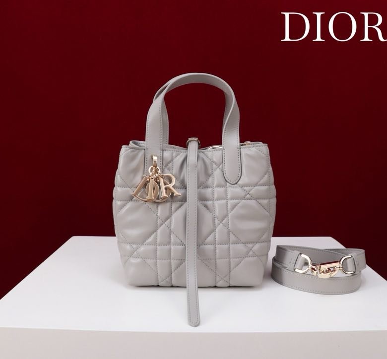 Сумка кожаная Dior Toujours 18 см фото 4