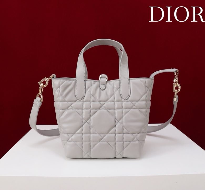 Сумка кожаная Dior Toujours 18 см фото 5