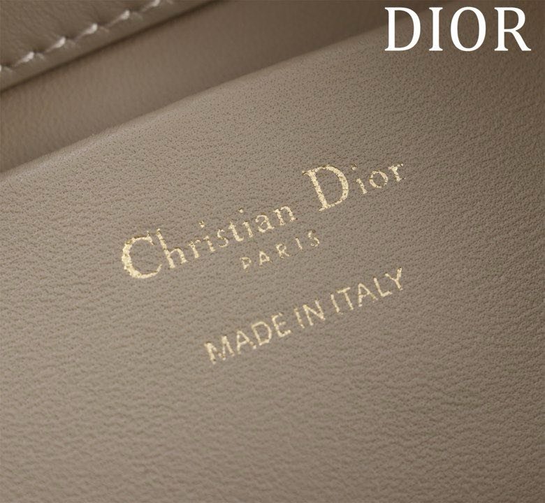 Сумка кожаная Dior Toujours 18 см фото 5