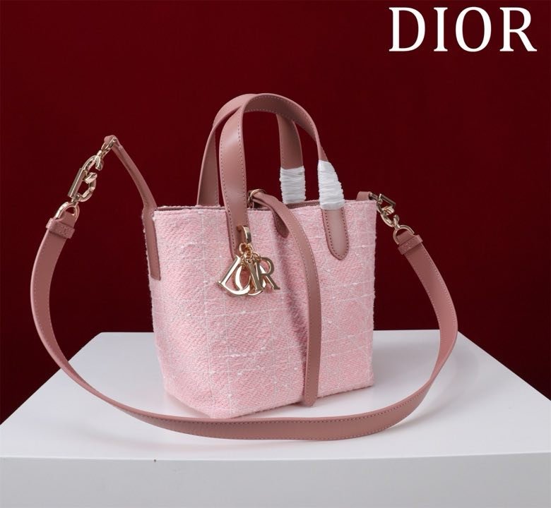 Сумка кожаная Dior Toujours 18 см фото 5