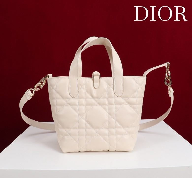 Сумка кожаная Dior Toujours 18 см фото 6