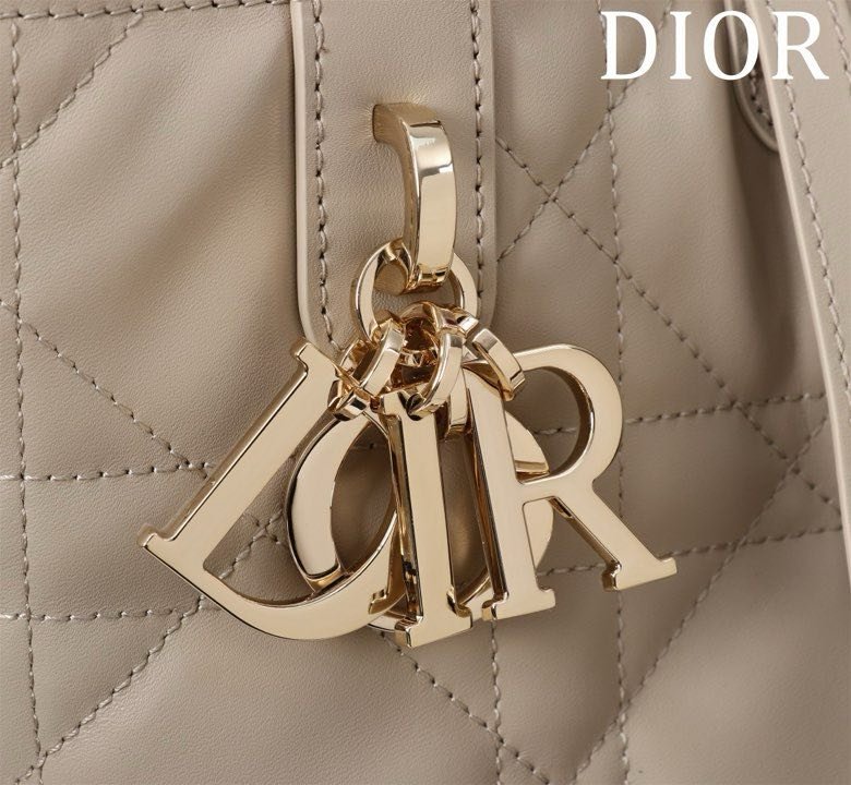 Сумка шкіряна Dior Toujours 18 см фото 6