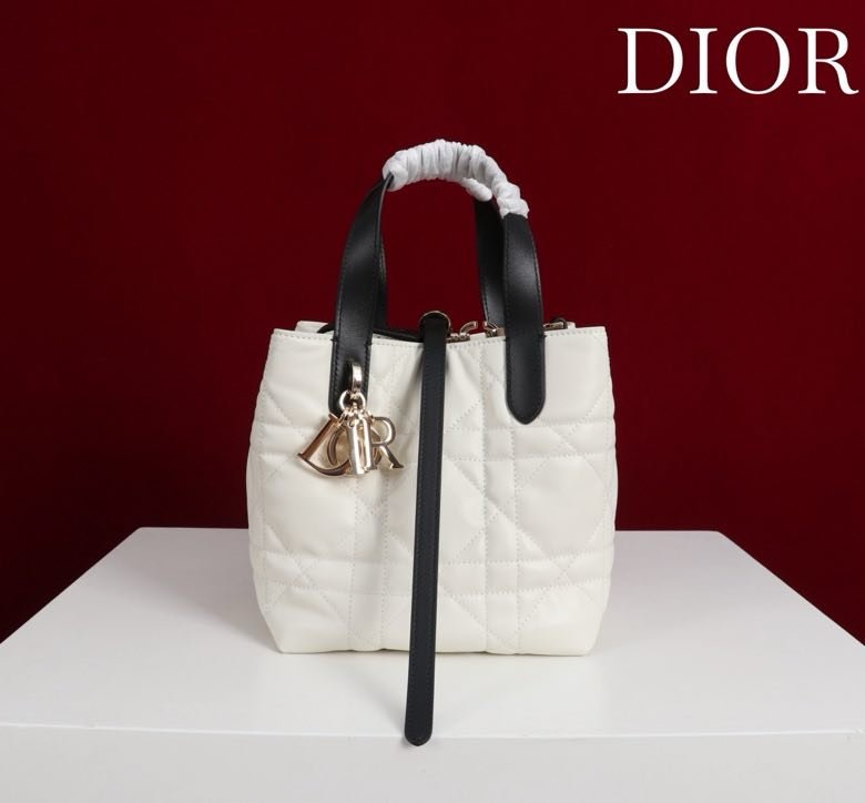 Сумка кожаная Dior Toujours 18 см фото 7