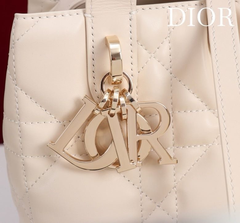 Сумка кожаная Dior Toujours 18 см фото 7