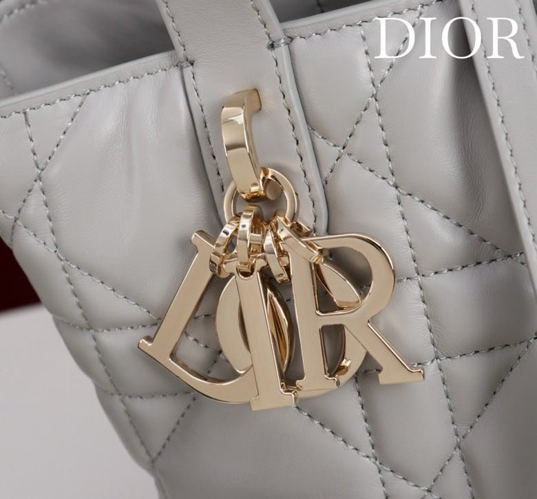 Сумка кожаная Dior Toujours 18 см фото 7