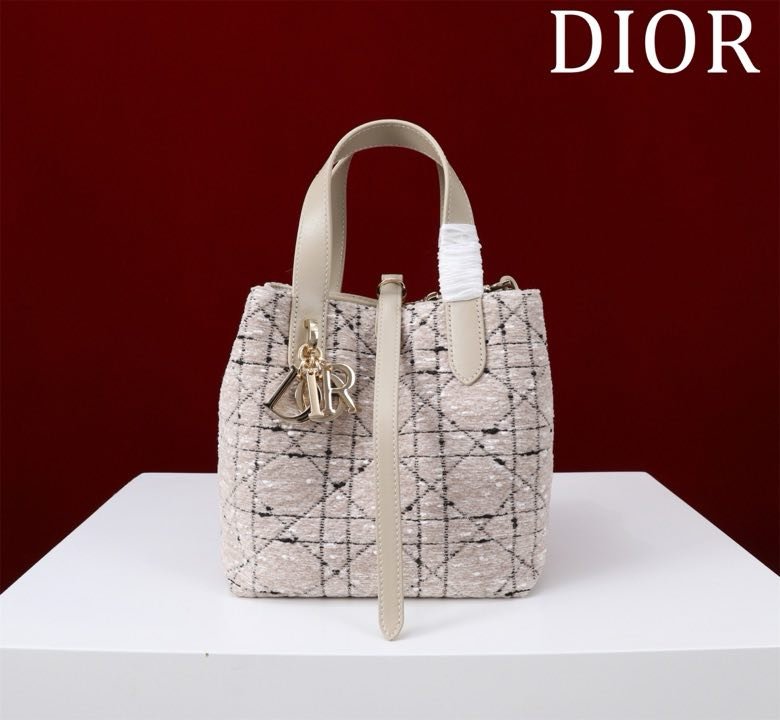 Сумка кожаная Dior Toujours 18 см фото 7
