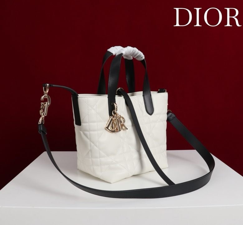 Сумка кожаная Dior Toujours 18 см фото 8