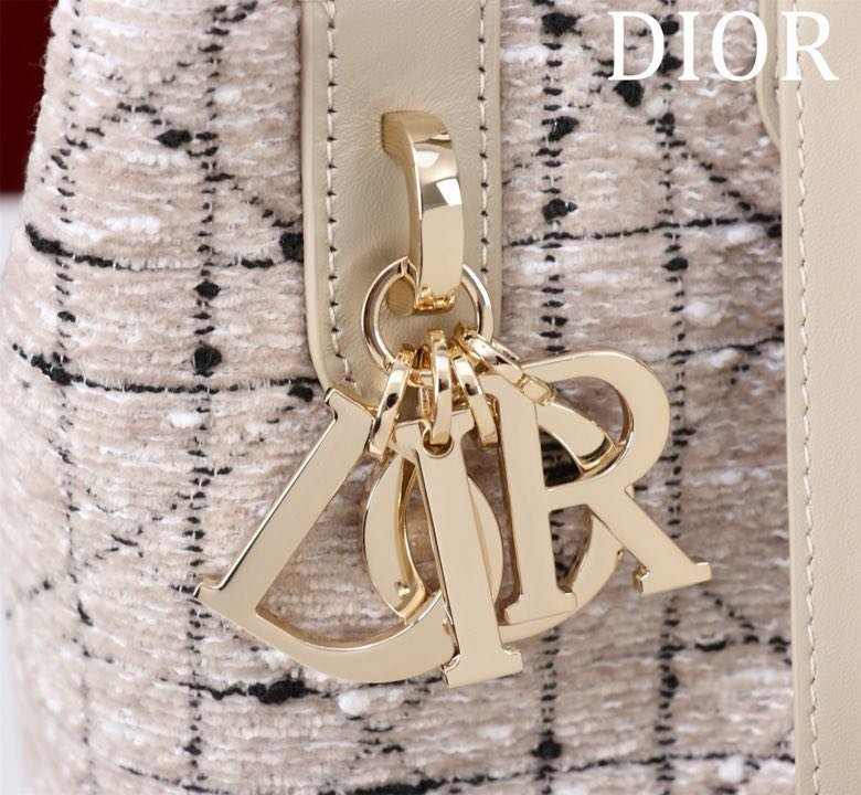 Сумка кожаная Dior Toujours 18 см фото 8