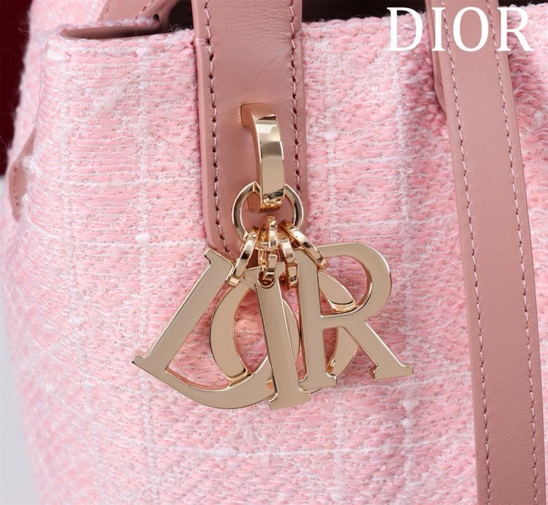 Сумка кожаная Dior Toujours 18 см фото 8