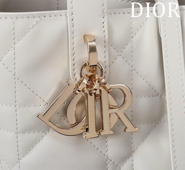 Сумка кожаная Dior Toujours 18 см фото 9