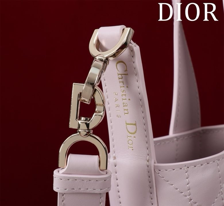 Сумка кожаная Dior Toujours 18 см фото 9