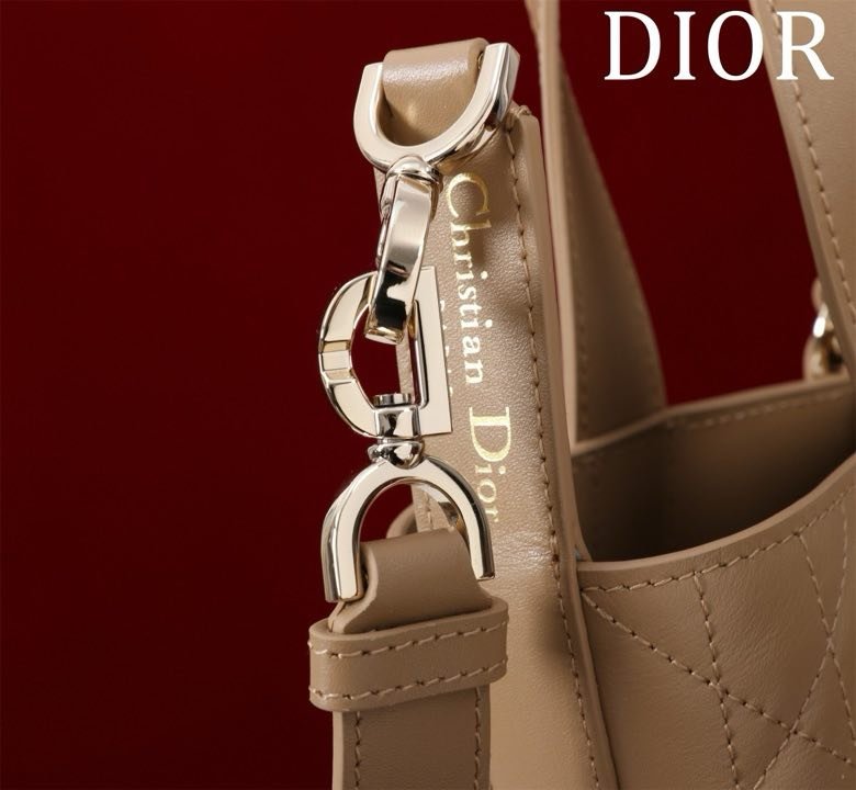 Сумка кожаная Dior Toujours 18 см фото 9