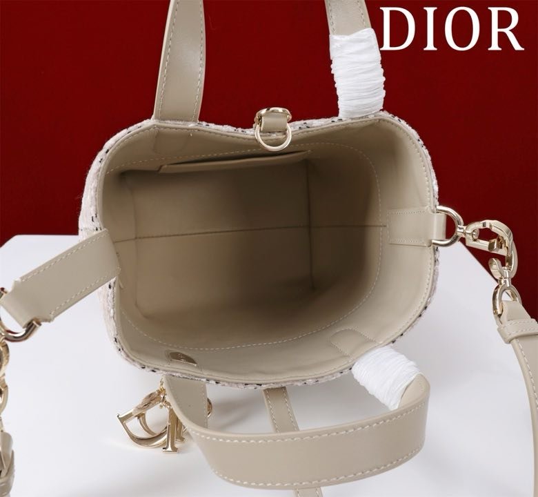 Сумка кожаная Dior Toujours 18 см фото 9
