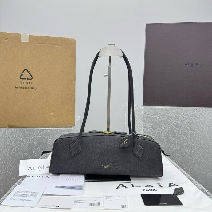 A bag leather ᒪE TEᑕKEᒪ 32 cm