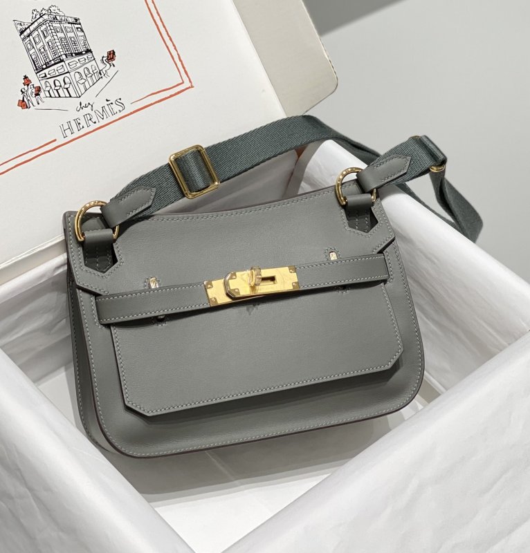 Сумка кожаная Evercolor Jypsiere crossbody 23 см