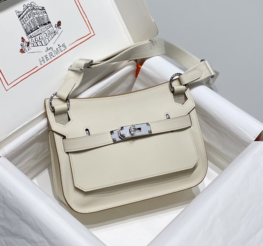 Сумка кожаная Evercolor Jypsiere crossbody 23 см