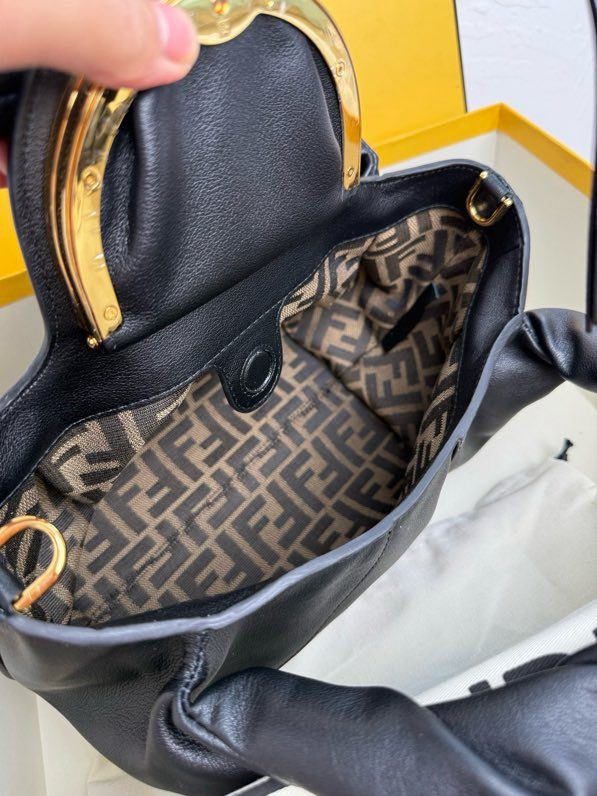 Сумка шкіряна FENDI Spy Small 32 см фото 4